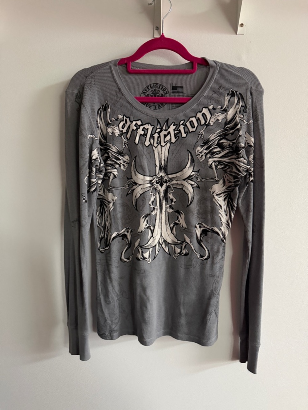 Affliction Gray Long Sleeve Graphic Tee with White and Black Cross